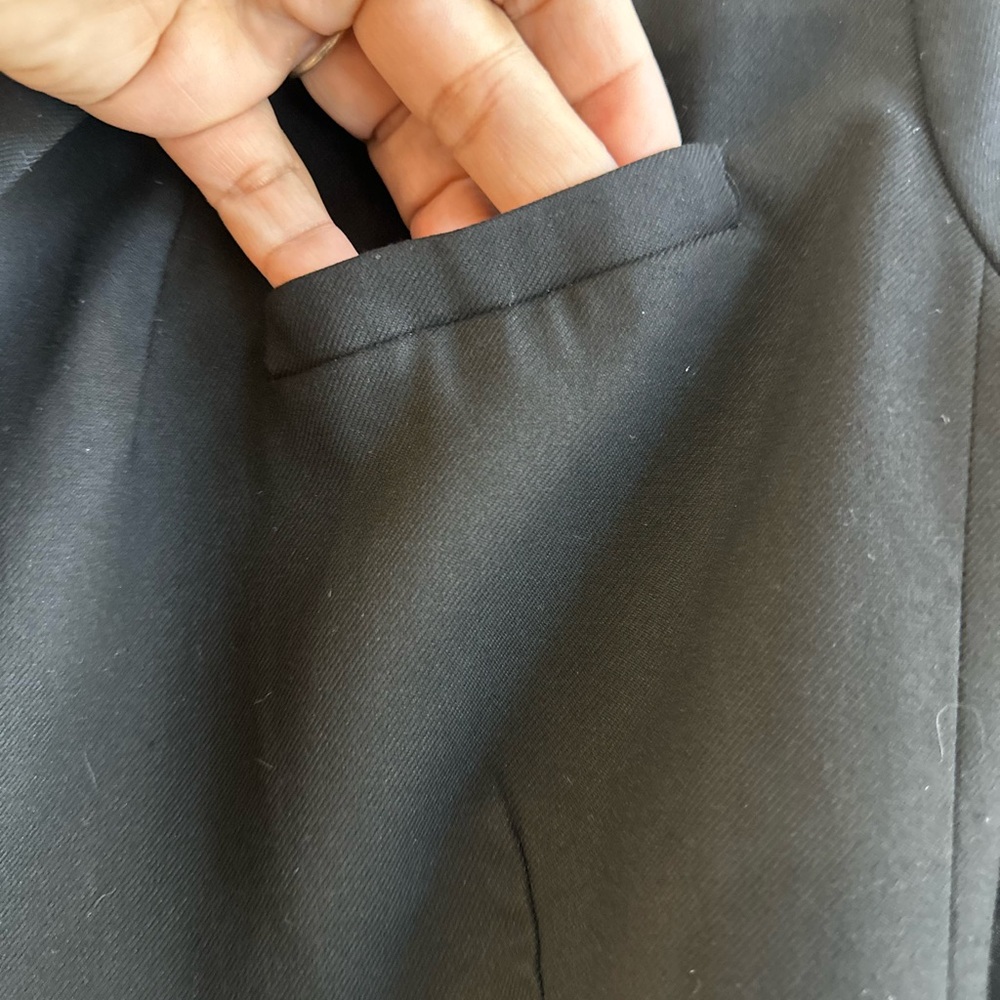 Banana Republic Black Women's Two-Button Blazer - Picture 8 of 10